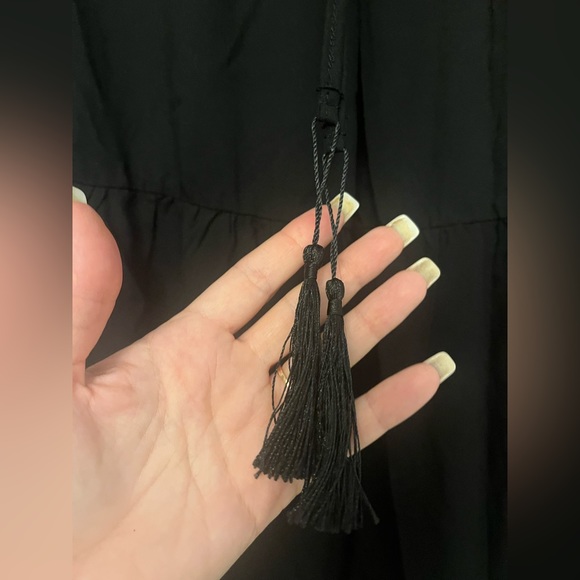 Super pretty capris pants. Never worn - Picture 3 of 5